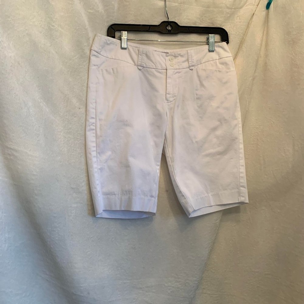 EUC Mossimo White Bermuda Shorts Size 6